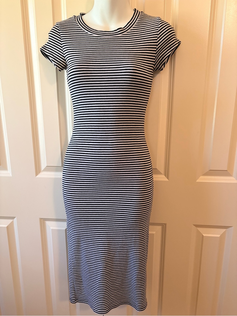 Derek Heart Black & White Striped Midi Dress, size M - Picture 1 of 6